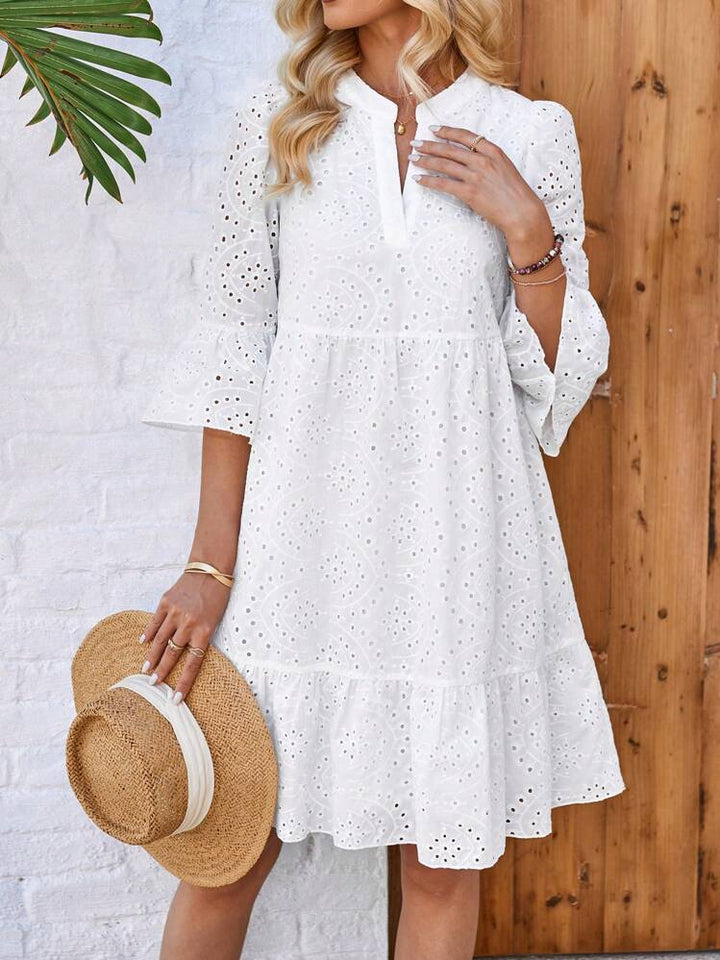 Irina™ — Rochie albă cu broderie ajur, guler răsfrânt și tiv asimetric