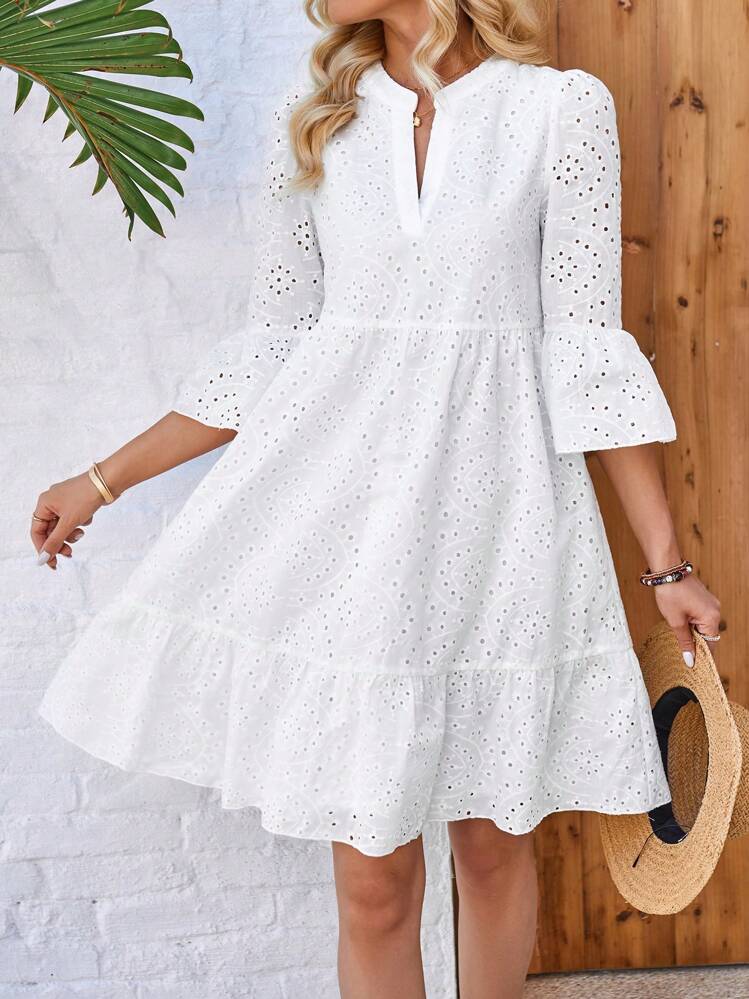 Irina™ — Rochie albă cu broderie ajur, guler răsfrânt și tiv asimetric