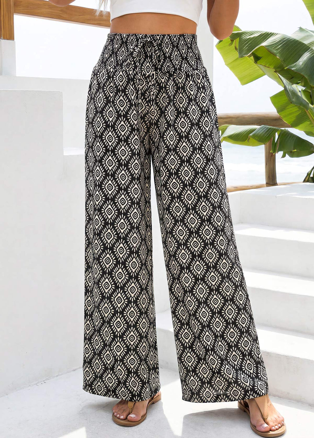 Pantaloni cu talie elastică și picior drept, imprimeu geometric negru