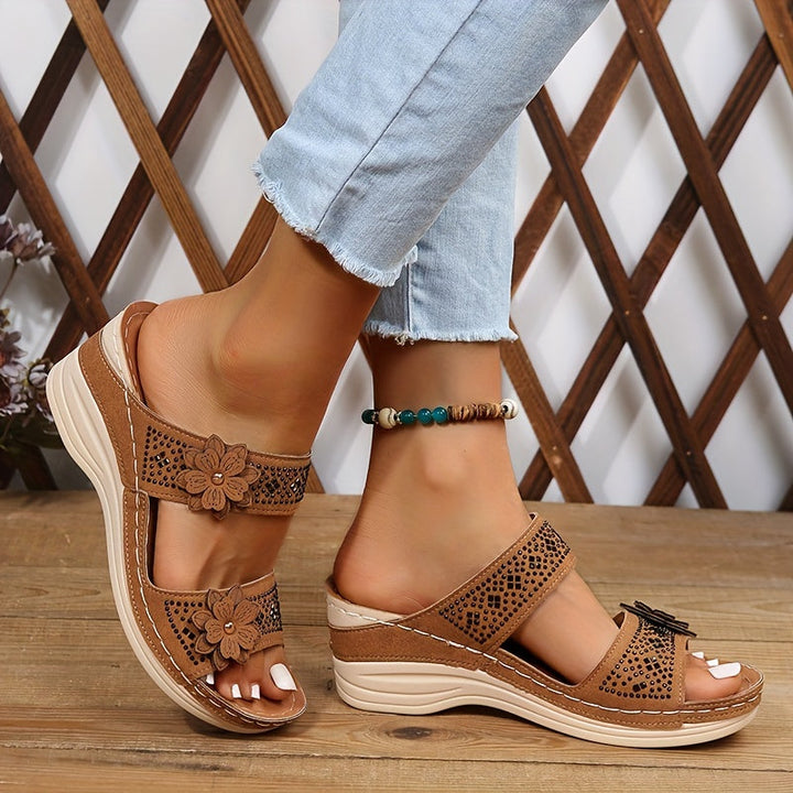 Suzanne™ — Sandale cu pană confortabile cu imprimeu floral