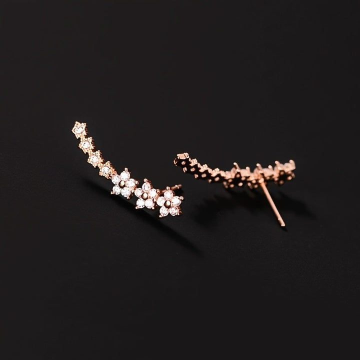 Arianna™ — Cercei florali eleganți cu finisaj lucios