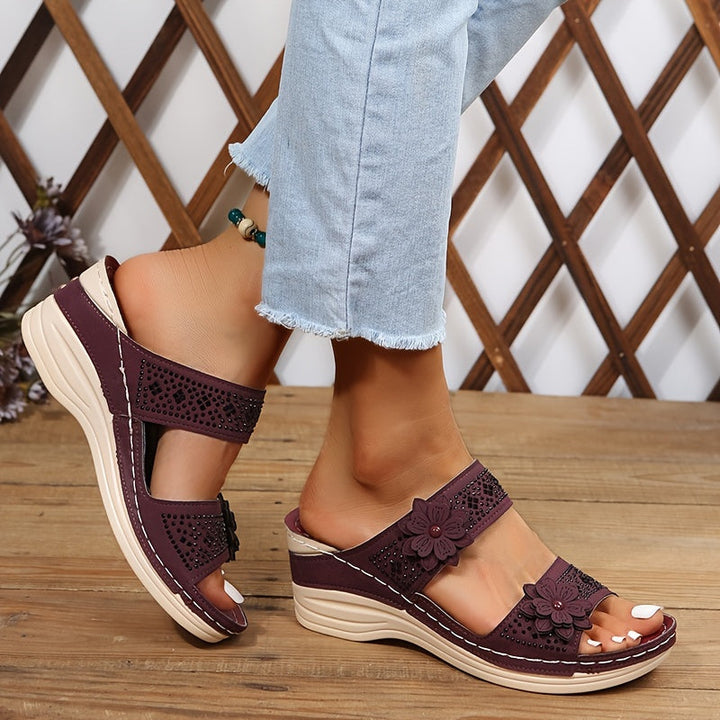 Suzanne™ — Sandale cu pană confortabile cu imprimeu floral